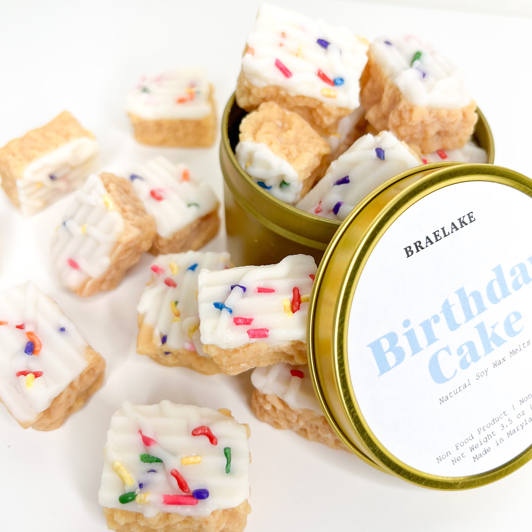 Yui Brooklyn Cake Candle | Urban Outfitters